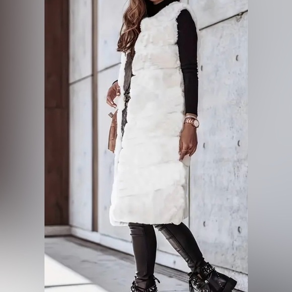 NWOT Xtra Long Faux Fur Vest - Picture 3 of 7